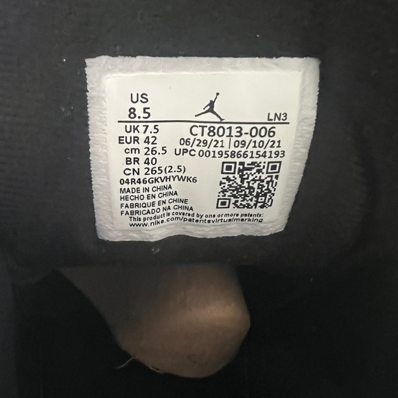 Air Jordan Retro 12 Playoffs - Picture 7 of 7